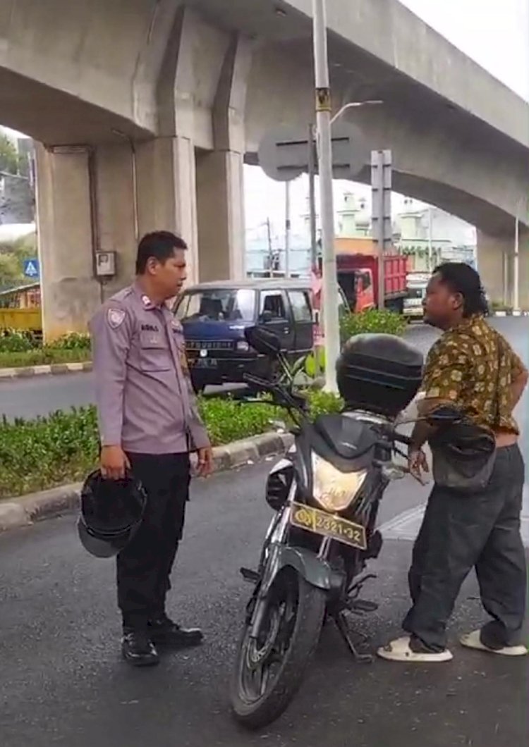 Kapolri Beri Tiket Sekolah Bhabinkamtibmas Aiptu Agus yang Amankan Pria Bersajam di Jaktim