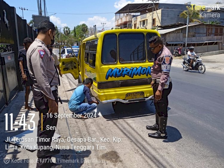 Gunakan Aksesoris Berlebihan, Sejumlah Angkot Diamankan Satlantas Polresta Kupang Kota