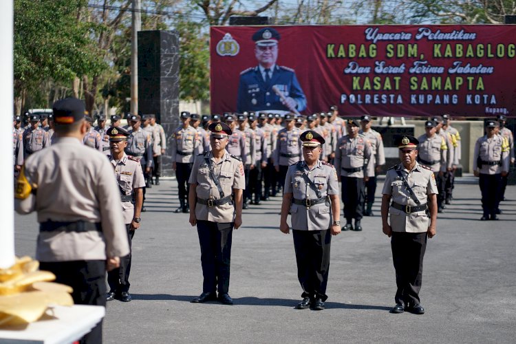 Pelantikan dan Sertijab PJU Polresta Kupang Kota, Kapolresta Aldinan Manurung: Terus Berbenah Diri dalam Melayani Masyarakat