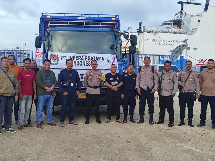 Tiba di Pelabuhan Tenau, Polresta Kupang Kota Amankan dan Kawal Logistik KPU Untuk Pelaksanaan Pilkada 2024