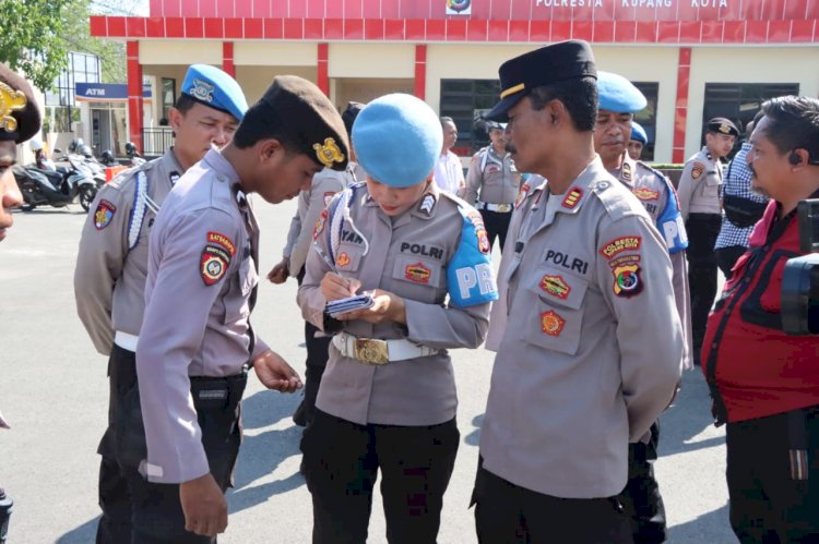 Pastikan Anggota Tidak Terlibat Judi Online, Propam Polda NTT Lakukan Pemeriksaan di Polresta Kupang Kota