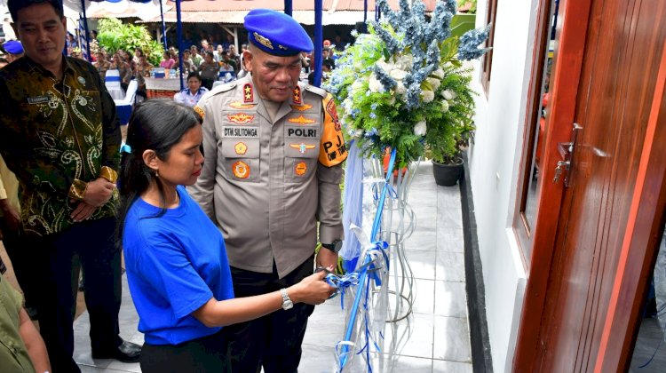 Peresmian Bedah Rumah Warnai Perayaan HUT ke-74 Ditpolairud Polda NTT