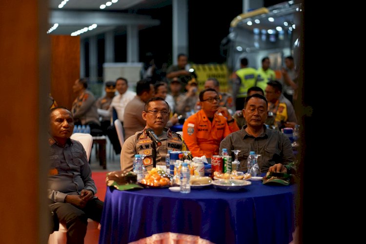 Wakapolda NTT Bersama Kapolresta Kupang Kota Ikuti Vicon Kapolri, Pengecekan Pengamanan di Malam Tahun Baru.