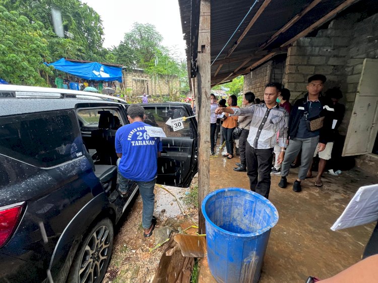 Satreskrim Polresta Kupang Kota Reka Ulang Adegan Kasus Pembakaran oleh Pasangan di Bello