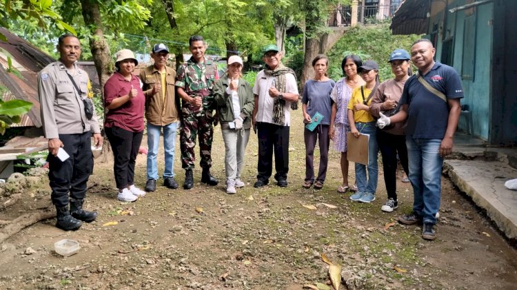 Cegah Penyebaran Penularan Rabies, Bhabinkamtibmas Fontein Dampingi Dinas Pertanian dan Peternakan Lakukan Vaksinasi Hewan.