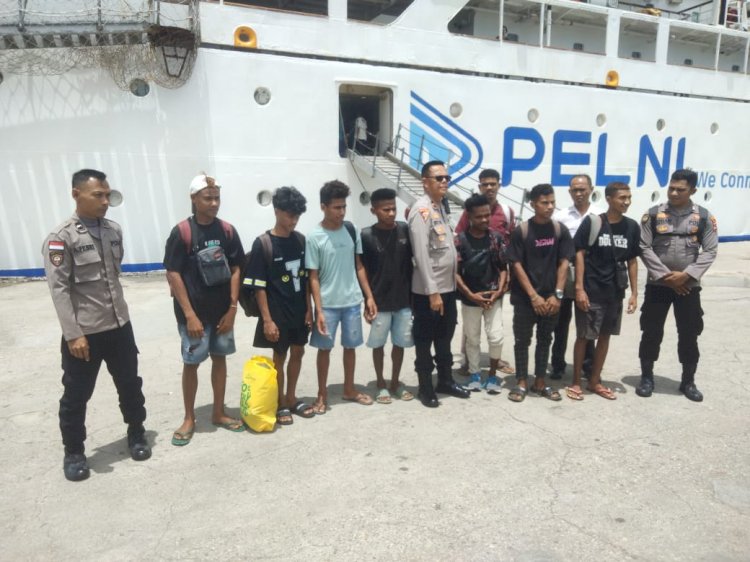 10 Menit, Calo Penumpang Pelabuhan Tenau Ditangkap.