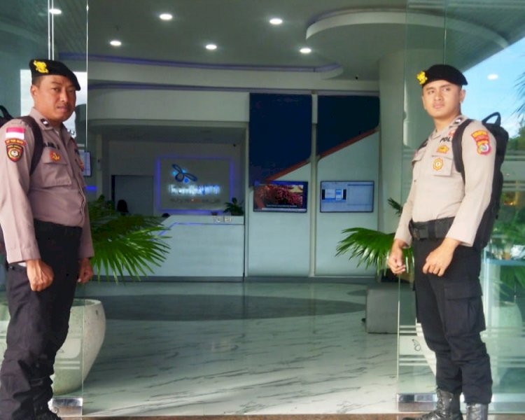 Pastikan Aman, Unit Pam Obvit Polresta Jaga Kantor Pegadaian dan Bank di Kota Kupang.