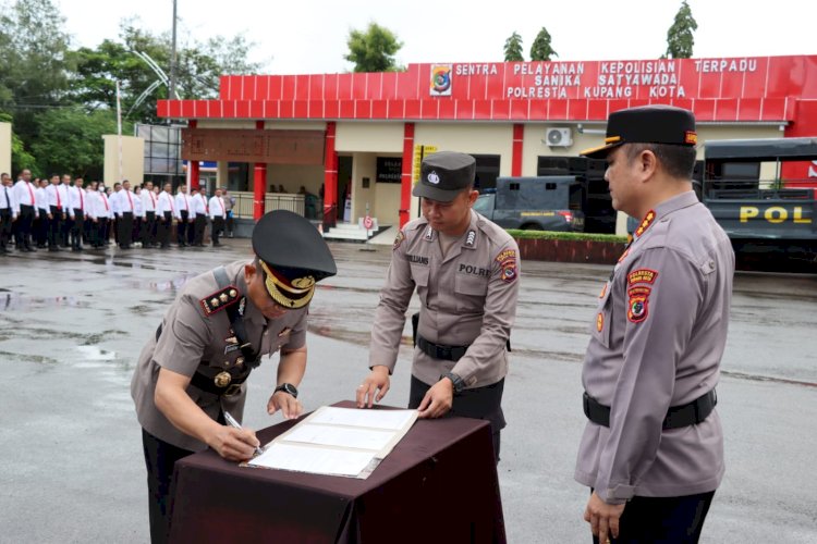 Satu Tahun Vakum, Kapolresta Kupang Kota Lantik AKBP Agung Jadi Wakapolresta.