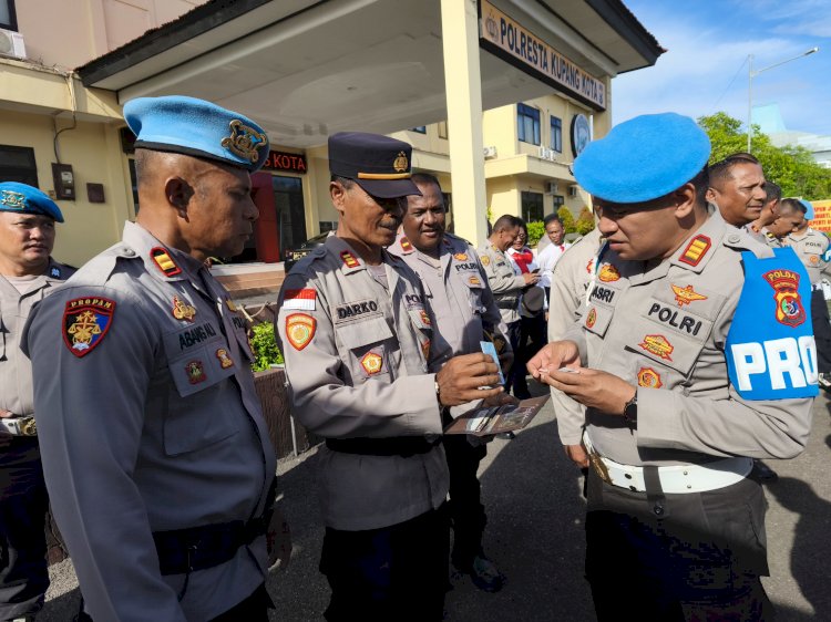 Tegakkan Disiplin, Propam Polda NTT Sidak Anggota Polresta Kupang Kota.