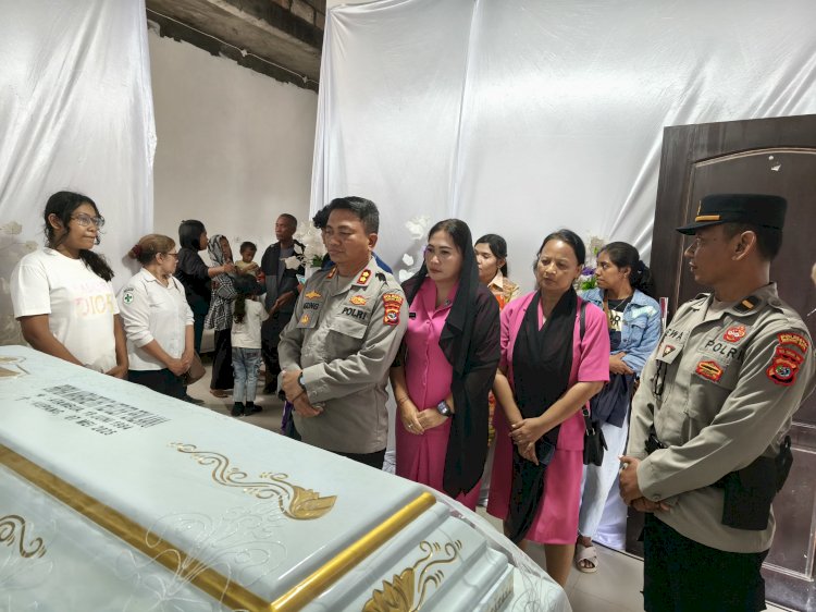 Dimakamkan di Kota Kelahirannya, Wakapolresta Melepas Keberangkatan Jenasah Polwan Polresta Kupang Kota.