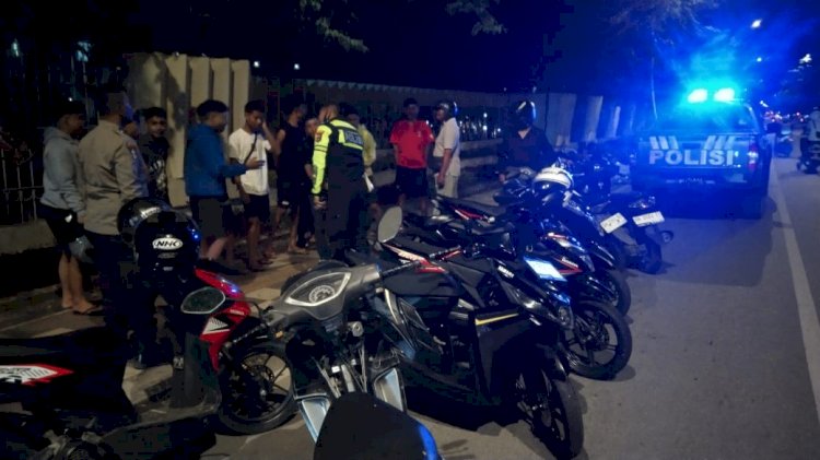 Cegah Premanisme, Polsek Koja Bubarkan Kelompok Pemuda di Jalan El Tari.