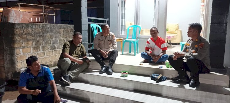 Kapolsek Kota Lama Silaturahmi Dengan Tokoh Masyarakat dan Pemuda di Kelurahan Kelapa Lima