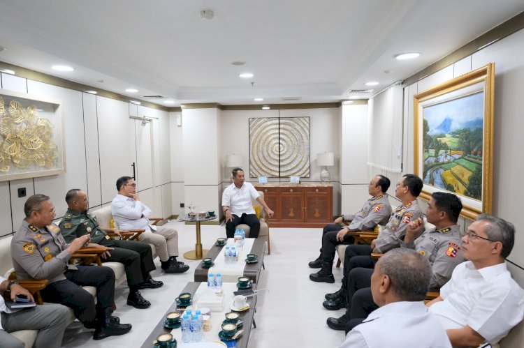 BULOG DAN POLRI SINERGI DUKUNG KETAHANAN PANGAN DAN KESEJAHTERAAN PETANI JAGUNG