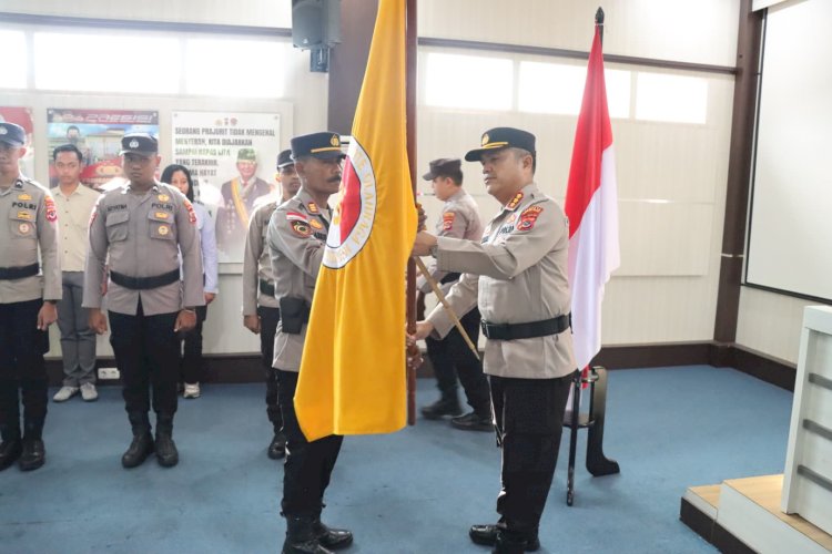 Pengukuhan Struktur dan KOP Polresta Kupang Kota, Kombes Aldinan: Tingkatkan Kualitas SDM yang Unggul dan Berprestasi.
