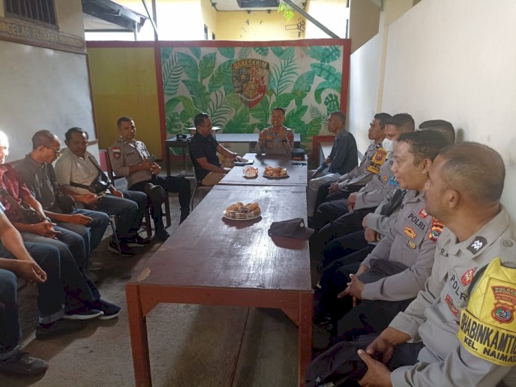 Kapolsek Akp Fery, “Coffee Morning” Bersama Personel Polsek Maulafa.