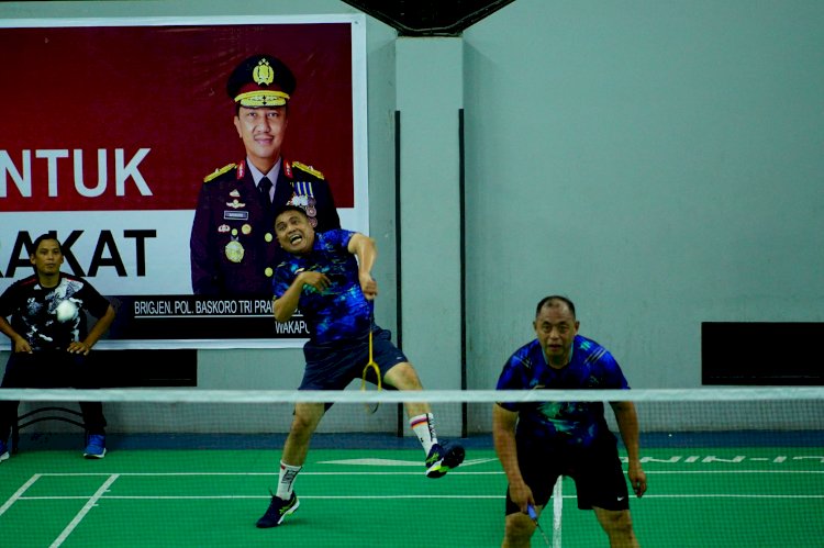Polresta Kupang Kota Gelar Turnamen Badminton, Sambut Hari Bhayangkara Ke-79.