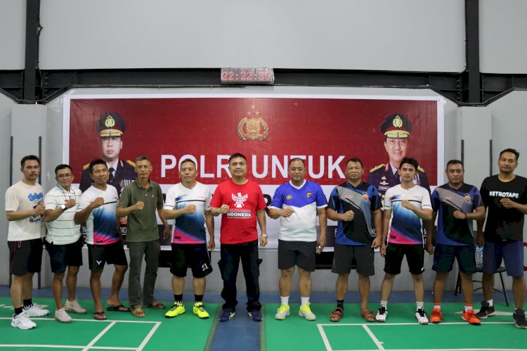 Kapolresta Kupang Kota Resmi Tutup Turnamen Badminton, Sambut Hari Bhayangkara ke-79.
