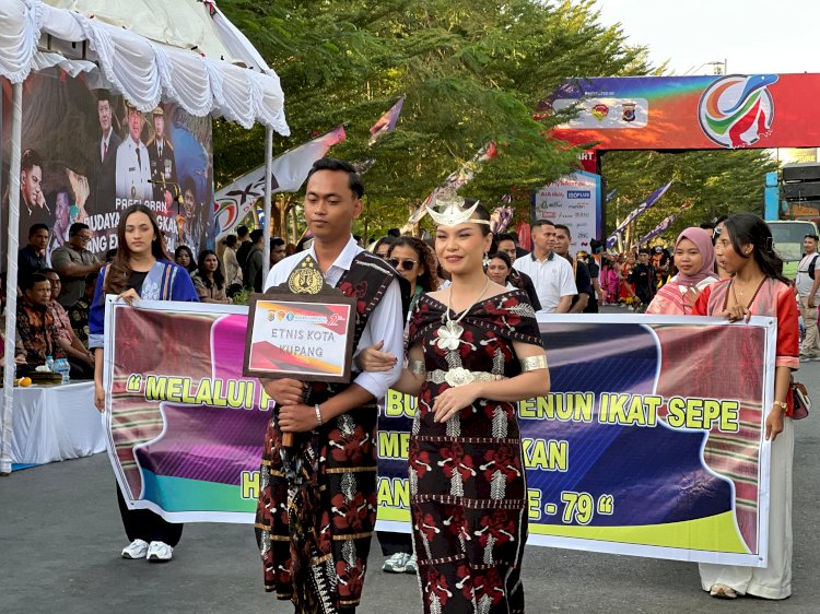 Festival Budaya Jelang Hari Bhayangkara, Polresta Kupang Kota Tampilkan Tenun Ikat Motif Sepe.