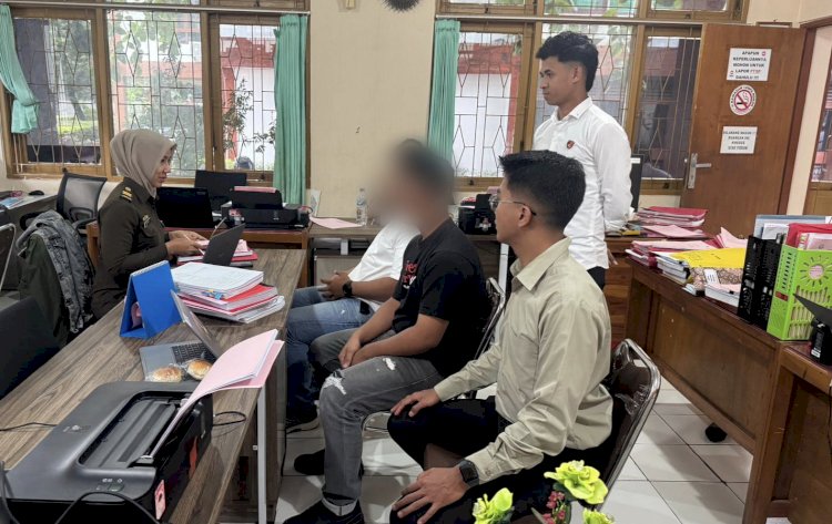 Keroyok Korban di Kafe, Tersangka Resmi Diserahkan Satreskrim Polresta Kupang Kota ke Kejaksaan.