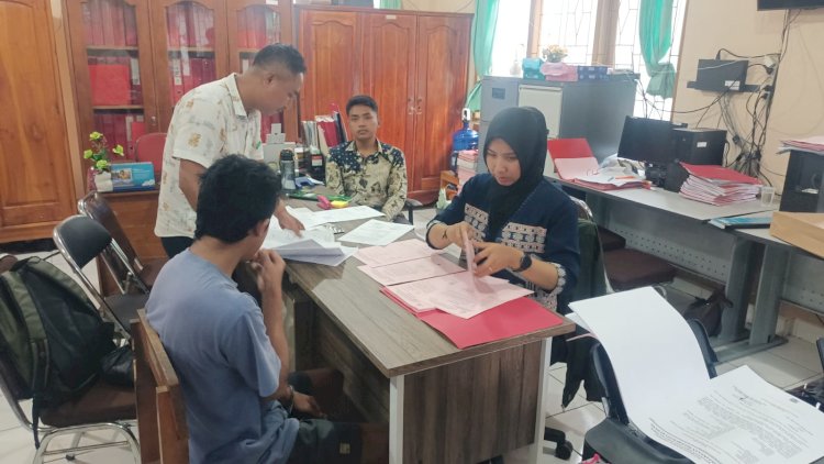 Tahap Dua Kasus Penganiayaan, Polsek Koja Serahkan Tersangka ke Kejari Kota Kupang.