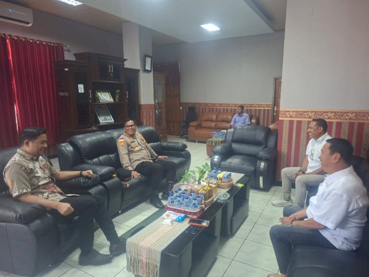 Kapolresta Kupang Kota Lakukan Silaturahmi ke Ketua Pengadilan Negeri dan Ketua DPRD, Perkuat Sinergi Forkopimda Jaga Kamtibmas.