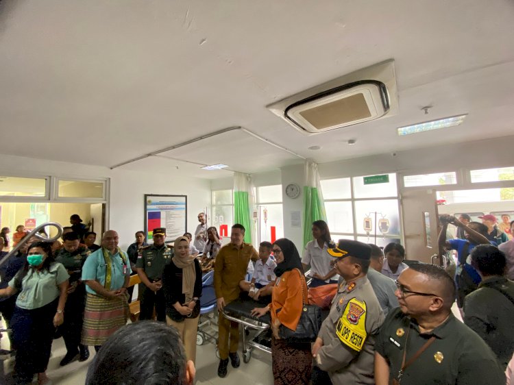 Gerak Cepat Polresta Kupang Kota Datangi SMP Negeri 8 yang Ratusan Siswanya Mendadak Sakit Perut
