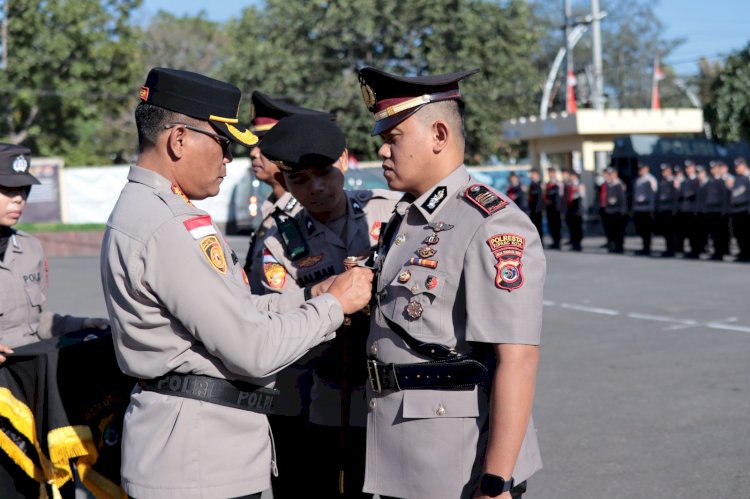 Kapolresta Kupang Kota Pimpin Sertijab Kapolsek Kota Lama: Tekankan Profesionalisme dan Pelayanan Terbaik untuk Masyarakat.