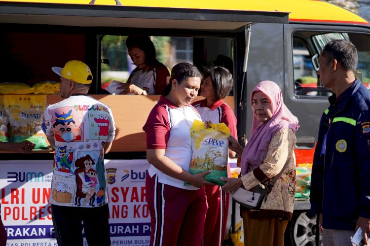 Polresta Kupang Kota Gelar Gerakan Pangan Murah di CFD, 600 Kg Beras Ludes Terjual.