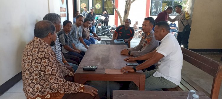 Kapolsek Maulafa Terima Keluarga Korban Ignasius Abi : Janji Tangkap Pelaku dan Proses Kasus Secara Profesional