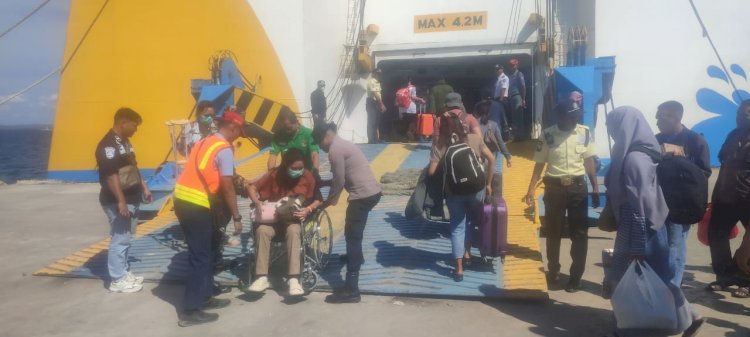 Polsubsektor Pelabuhan Tenau Amankan Embarkasi 847 Penumpang K.M. Dharma Kartika V