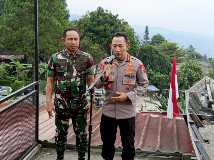 Kapolri dan Panglima TNI Siapkan Langkah Tegas Atasi Aksi Anarkis, Pastikan Pemulihan Keamanan Nasional.