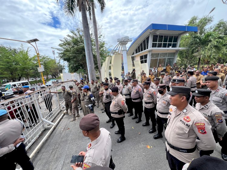 Polresta Kupang Kota Amankan Aksi Damai KSBSI NTT dengan Humanis