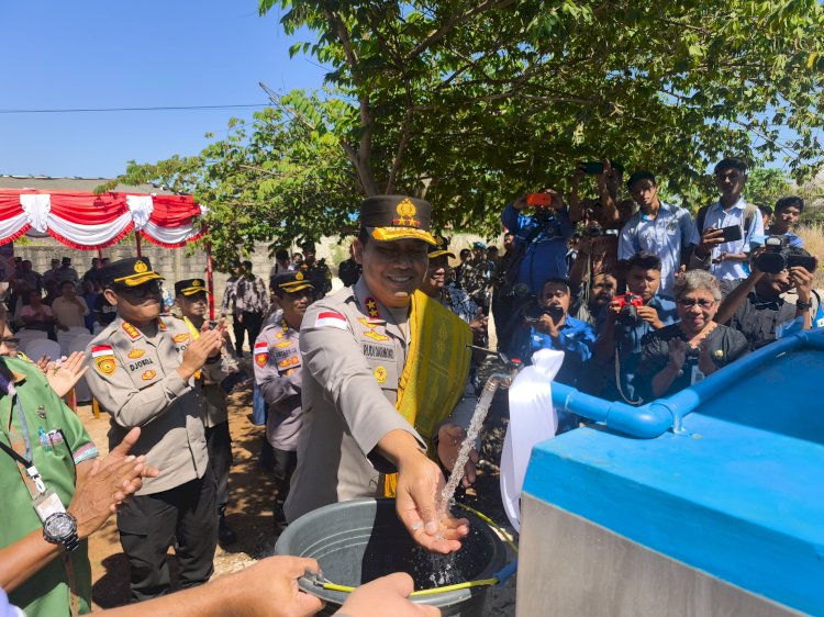 Kapolda NTT Resmikan Dua Sumur Bor di Maulafa, Wujud Nyata Kepedulian Polri pada Kebutuhan Air Bersih Warga.