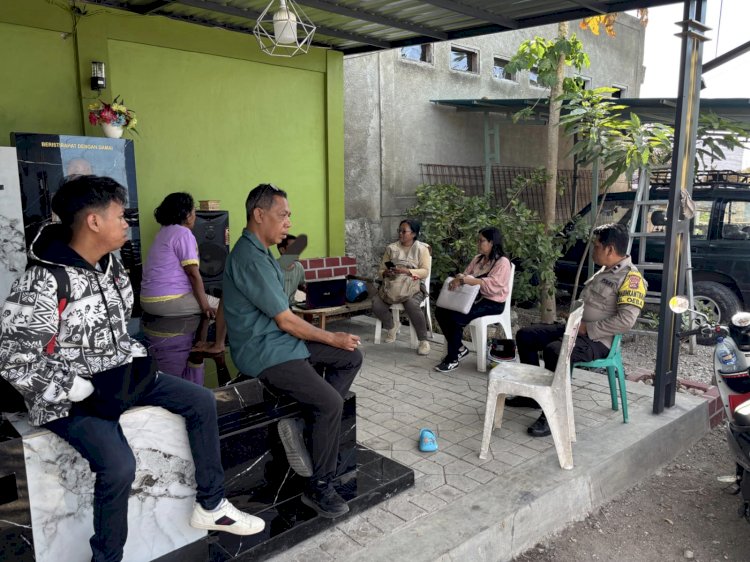Bhabinkamtibmas Oeba Dampingi Petugas Pemeriksaan Hewan, Diduga Terinfeksi Virus Berbahaya.