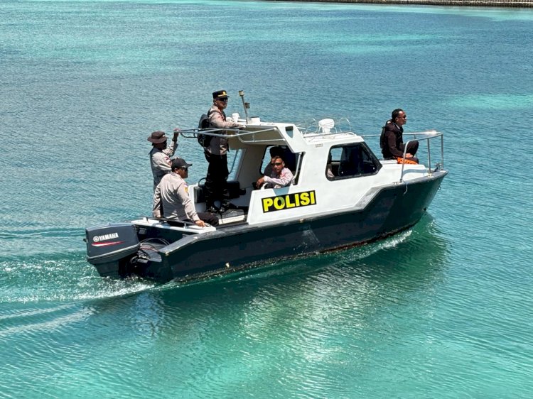 Tindak Lanjuti Laporan AFP, Kapolresta Kupang Kota Pimpin Patroli Perairan Laut