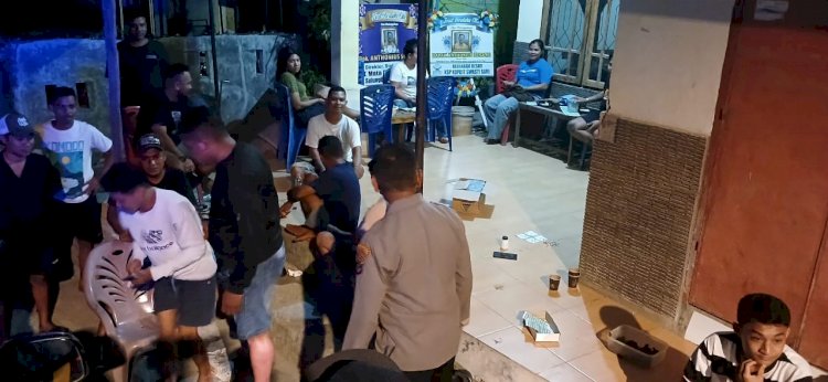 Polisi Hadir di Tengah Malam, Patroli Cipta Kondisi Polsek Kota Raja Bubarkan Kerumunan dan Cegah Kriminalitas.