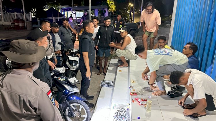 Polsek Maulafa Gencar Patroli, Tegas Bubarkan Kelompok Pemuda Konsumsi Miras dan Pesta Melewati Waktu di Malam Hari.