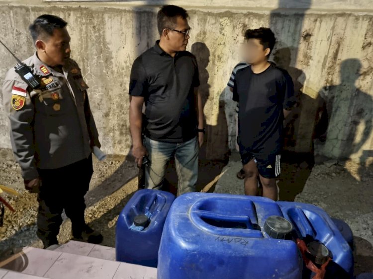 Polsek Kota Lama Gelar KRYD, Sita Ribuan Liter Miras Ilegal dan Bubarkan Pemuda yang Nongkrong.