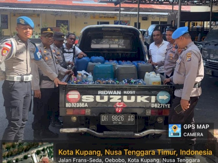 Polsubsektor Pelabuhan Tenau Serahterimakan 664,2 Liter Miras Sitaan ke Satresnarkoba, Kasipropam dan Kasiwas Lakukan Pengawasan Ketat.