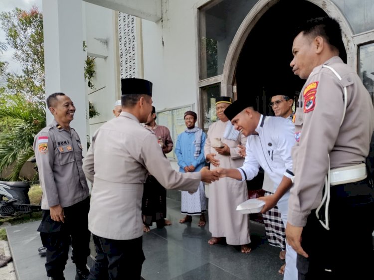 Muslim Polresta Kupang Kota Gelar Kegiatan Jumat Berkah di Masjid Nur-Musafir