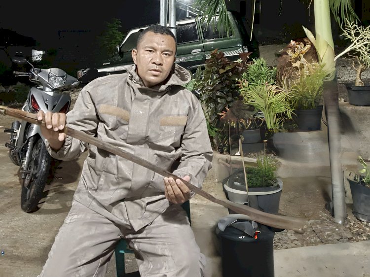 Polisi RW. 16 Oesapa Tangani Kasus Pembacokan, Amankan Sebilah Parang dari TKP.