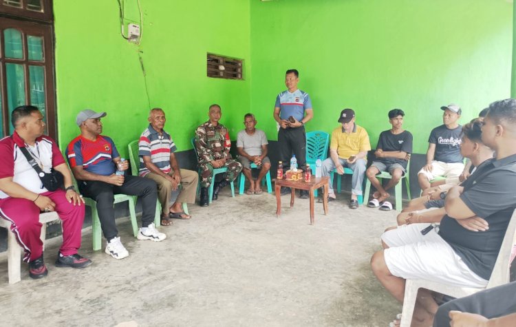 Kapolsek Maulafa dan Bhabinkamtibmas Sikumana Gelar Patroli Dialogis, Ingatkan Warga Hindari Miras dan Jaga Keamanan Lingkungan.