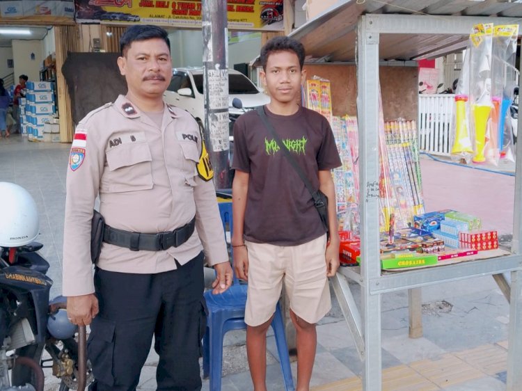 Kapolsek Kota Raja Apresiasi Respon Cepat Bhabinkamtibmas Oebobo, Tangani Aduan Penjual Petasan yang Meresahkan.