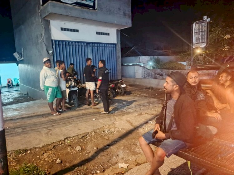 Kapolsek Maulafa Pimpin Patroli Lampu Biru, Amankan Seorang Terduga Pelaku Penganiayaan dan Dua Pemuda Mabuk.