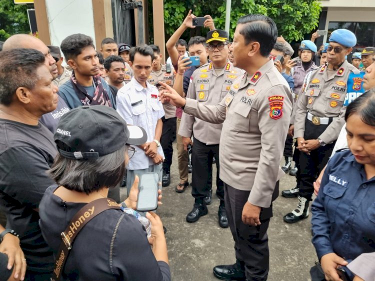 Wakapolda NTT Terima Audiensi Aliansi Peduli Lucky dan Delfi, Tegaskan Profesionalisme Penyidik dan Komitmen Pelayanan Unjuk Rasa.