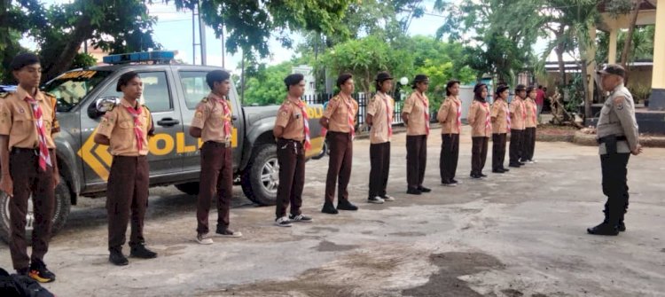 Polsek Alak Terima Kunjungan Siswa Pramuka SMA Negeri 8 Kota Kupang dalam Kegiatan Long March Uji SKU Penegak Laksana
