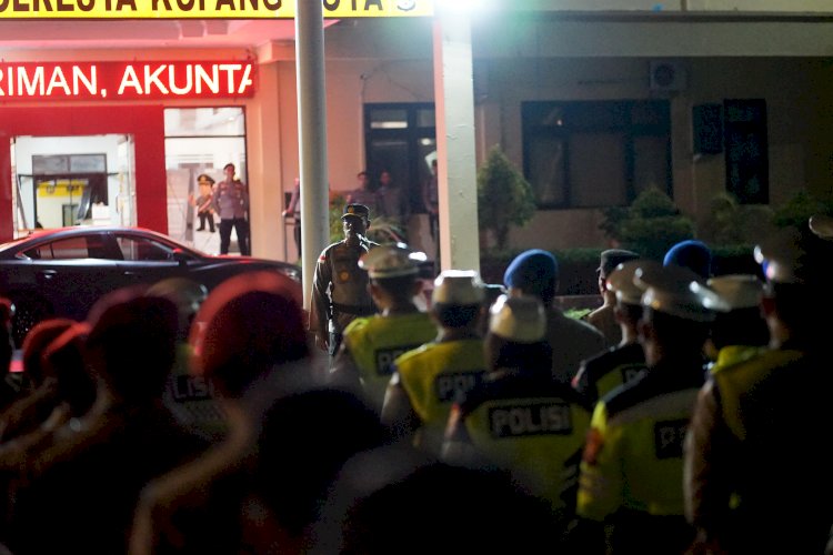 Kapolresta Kupang Kota Pimpin Apel Pengamanan Malam Pergantian Tahun 2026, Tekankan Tanggung Jawab dan Tindakan Humanis.