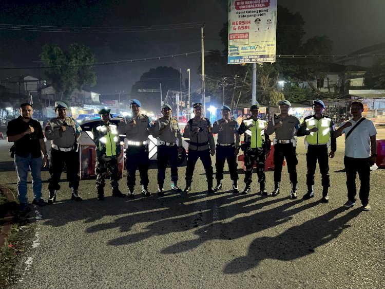 Pergantian Tahun Baru 2026 di Kota Kupang Berlangsung Meriah dan Kondusif, Kapolresta Kombes Djoko Lestari Apresiasi Peran Masyarakat.
