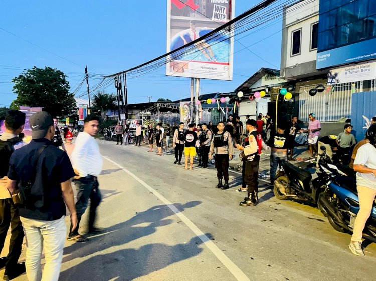 Pergantian Tahun Baru 2026 di Kota Kupang Berlangsung Meriah dan Kondusif, Kapolresta Kombes Djoko Lestari Apresiasi Peran Masyarakat.