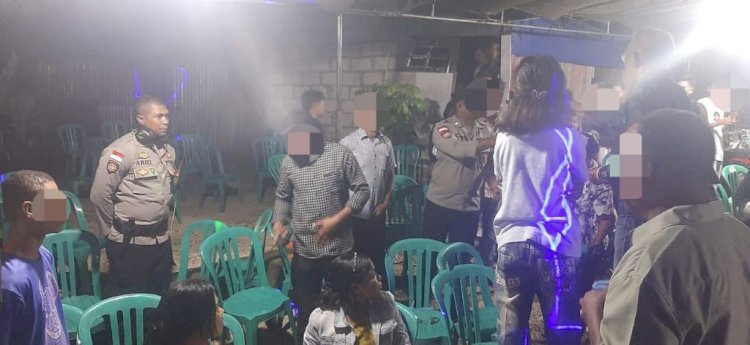 Melewati waktu dan Ganggu Kenyamanan Warga, Polsek Maulafa Bubarkan Dua Kegiatan Masyarakat di Sikumana.